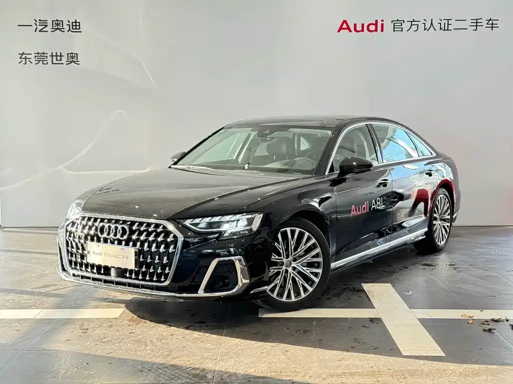Audi A8 — фото 1
