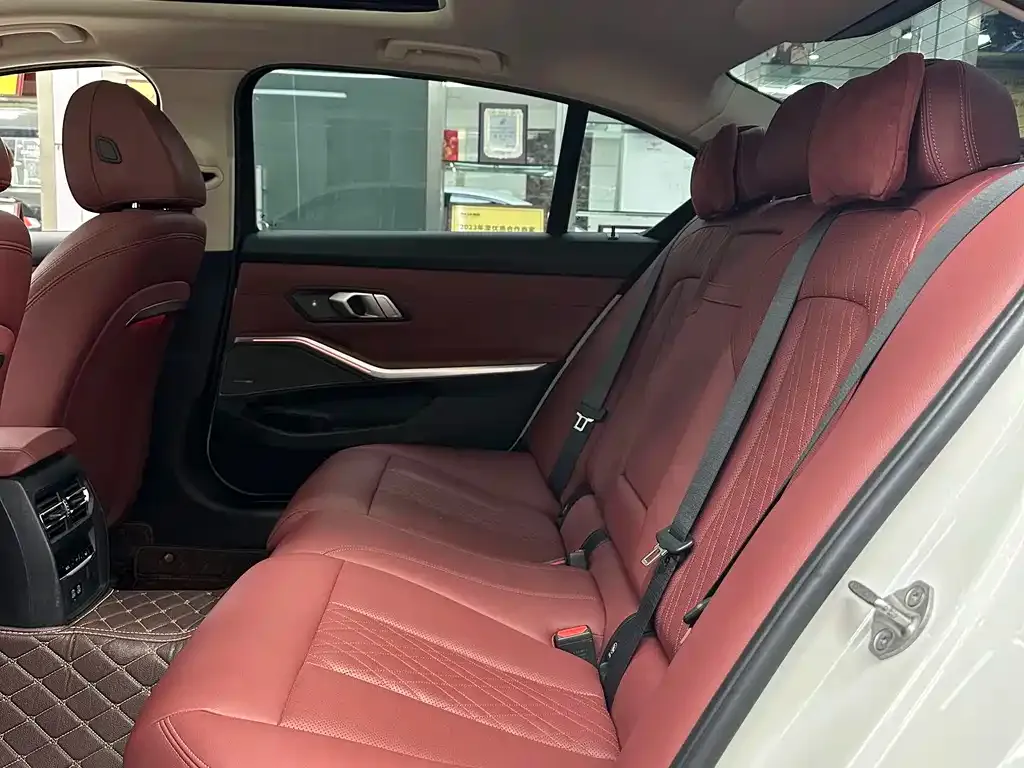 BMW 3 Series 2024 из CN, фото 8