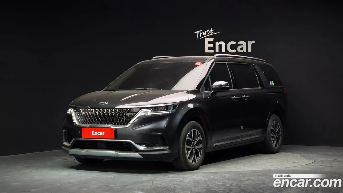 Kia Carnival — фото 1