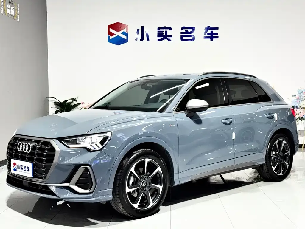 Audi Q3 — фото 1