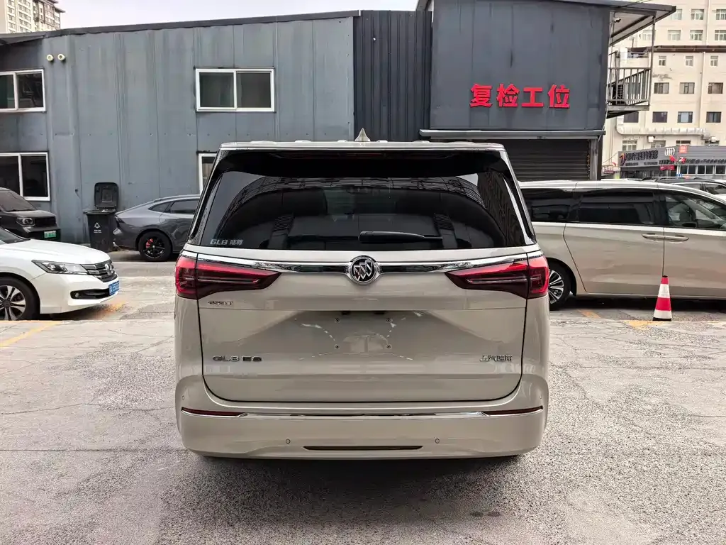 Buick GL8 2021 из CN, фото 3