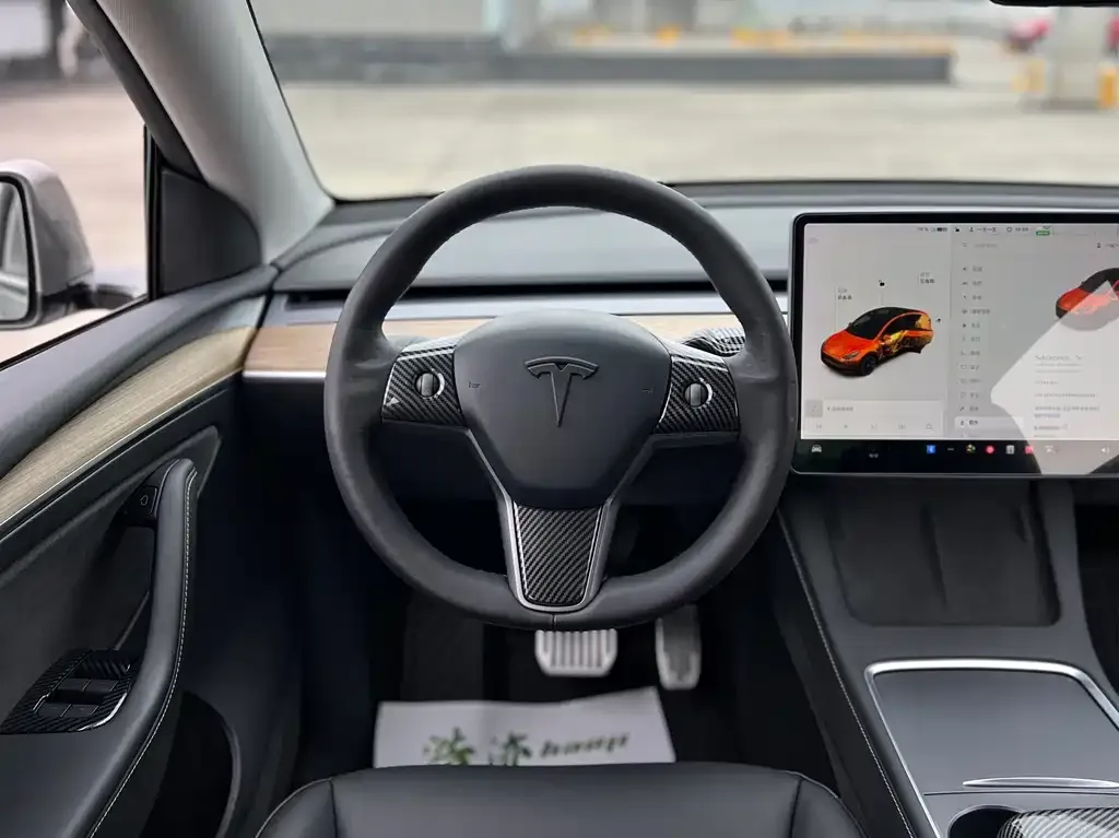 Tesla Model Y — фото 5