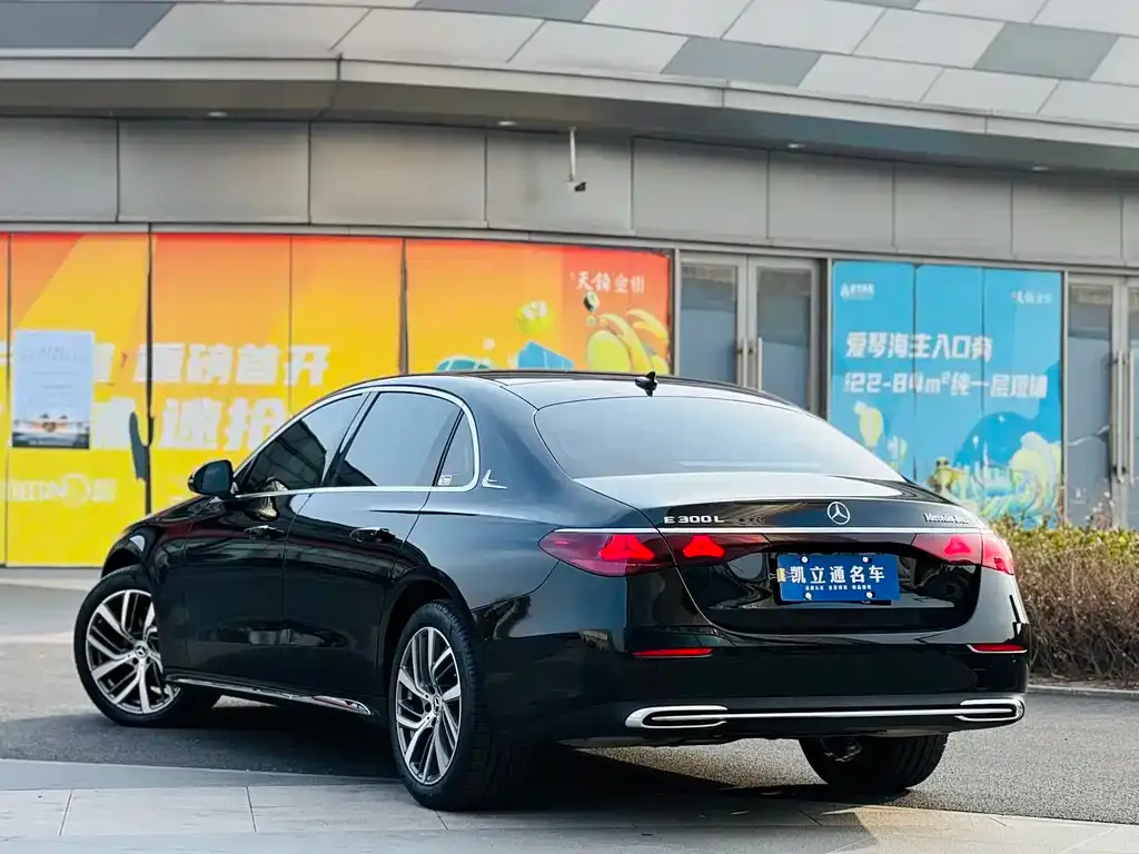 Mercedes-Benz E-Class 2024 из CN, фото 2