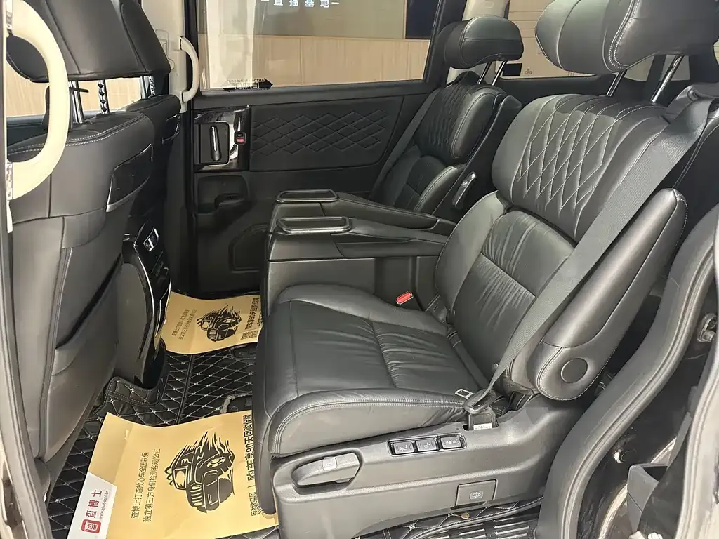 Honda Elysion 2021 из CN, фото 9