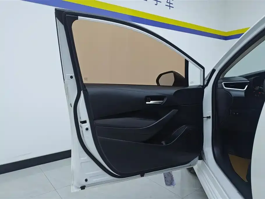 Toyota Corolla 2023 из CN, фото 9