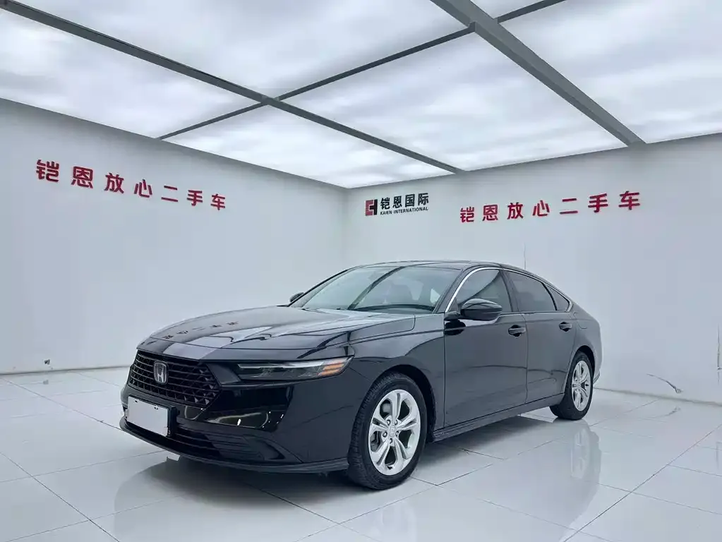 Honda Accord — фото 1