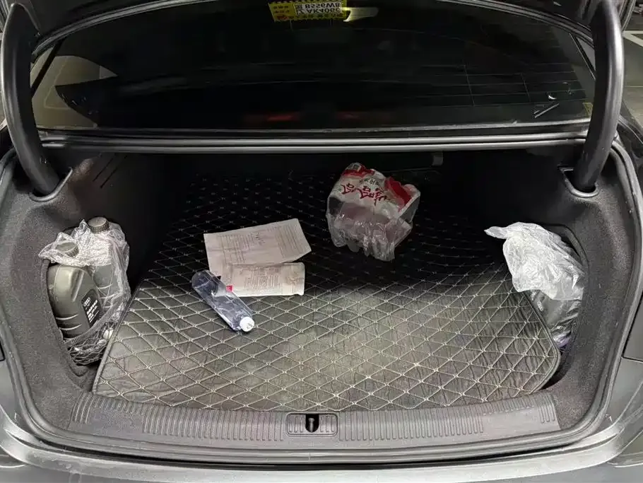 Audi A4L 2022 из CN, фото 9