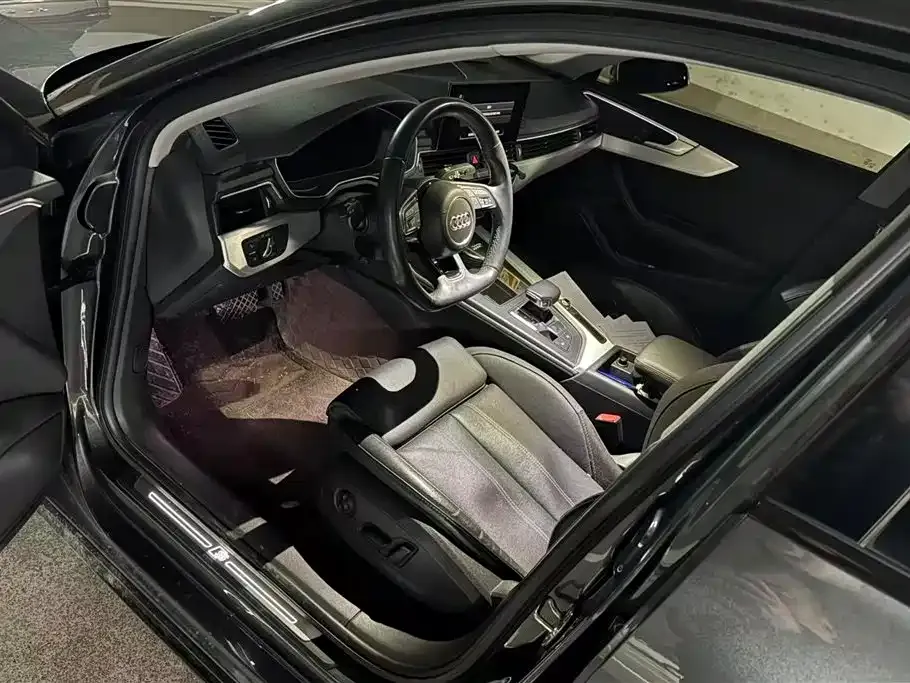 Audi A4L 2022 из CN, фото 6
