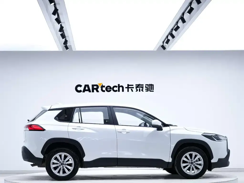Toyota Corolla Cross 2023 из CN, фото 3