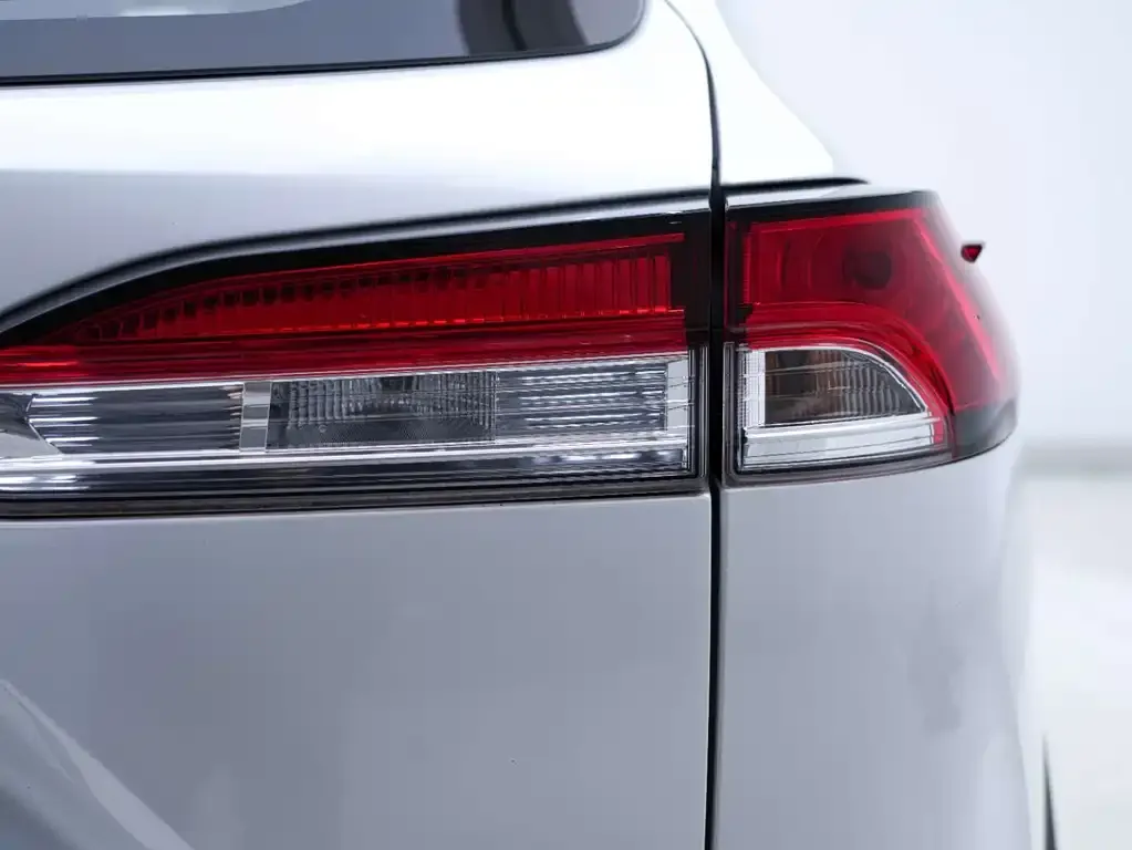 Toyota Corolla Cross 2023 из CN, фото 9