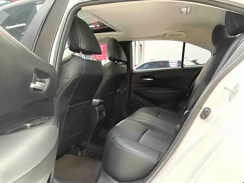 Toyota Corolla 2022 из CN, фото 2