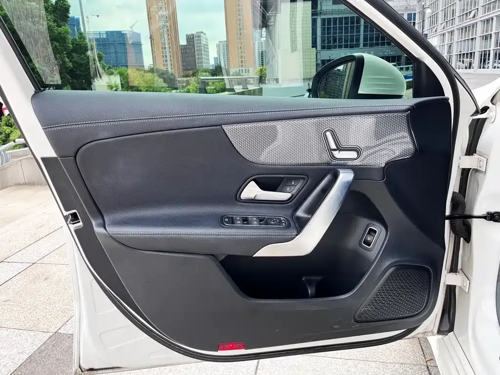 Mercedes-Benz A-Class 2021 из CN, фото 3