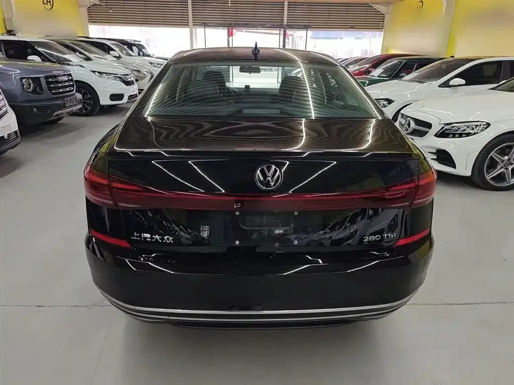Volkswagen Passat — фото 9