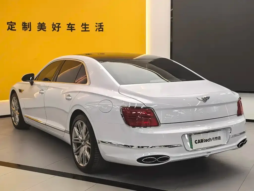 Bentley Flying Spur PHEV 2022 из CN, фото 2