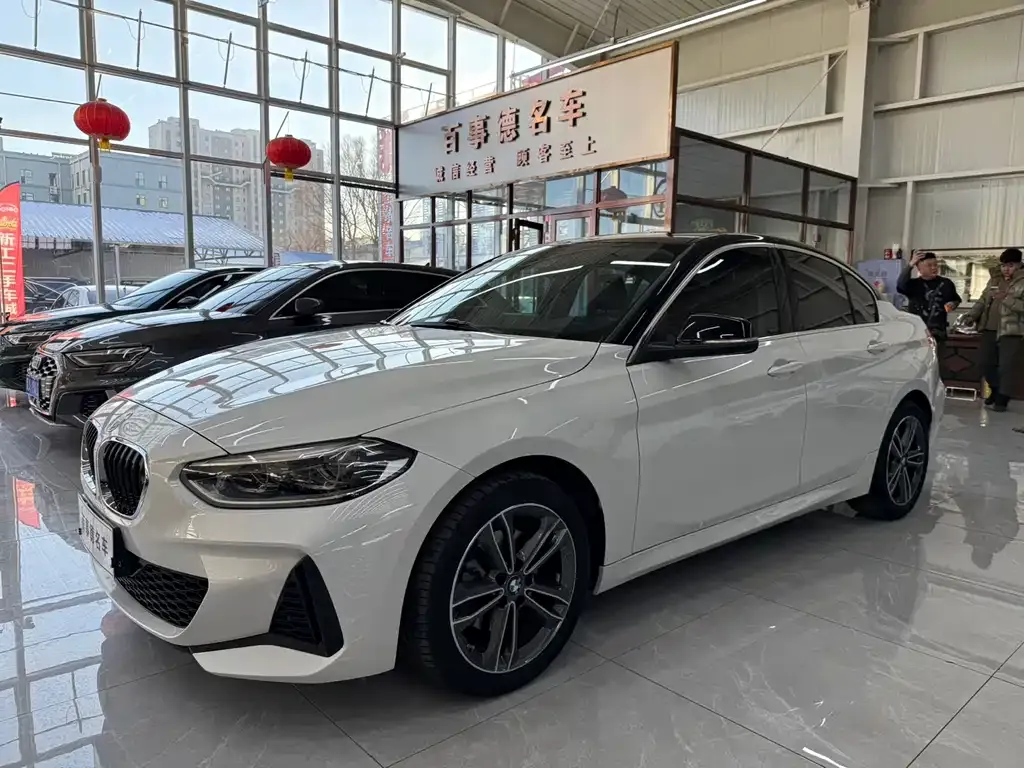 BMW 1 Series 2021 из CN, фото 1