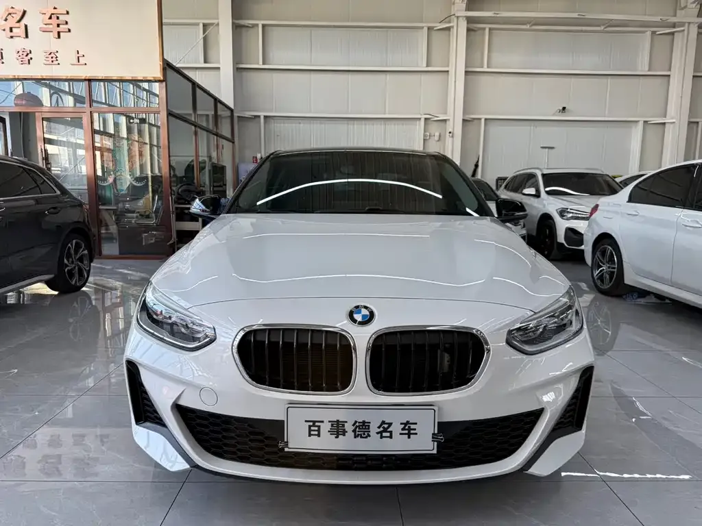 BMW 1 Series 2021 из CN, фото 3