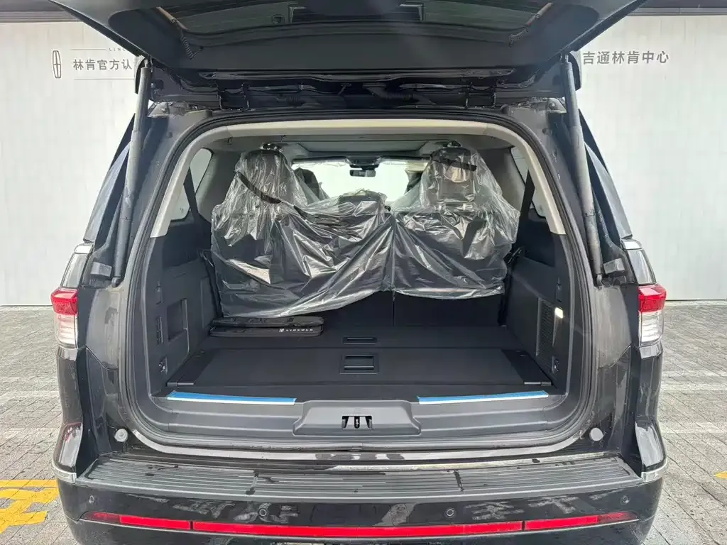 Lincoln Navigator — фото 9