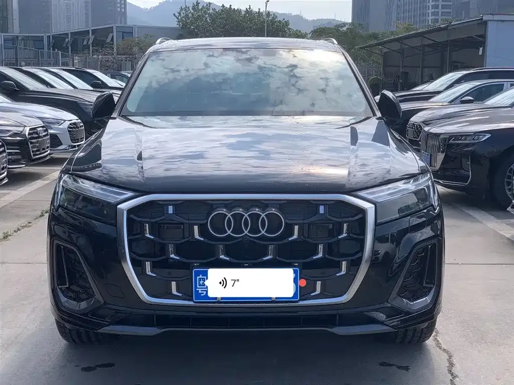 Audi Q7 2024 из CN, фото 10