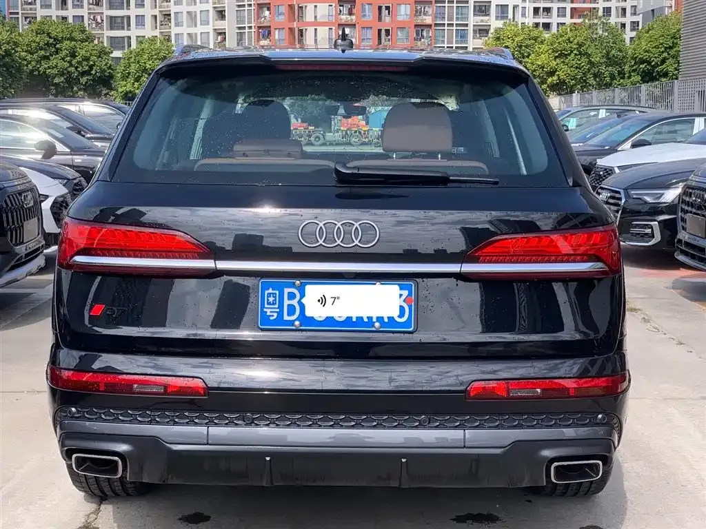 Audi Q7 2024 из CN, фото 7