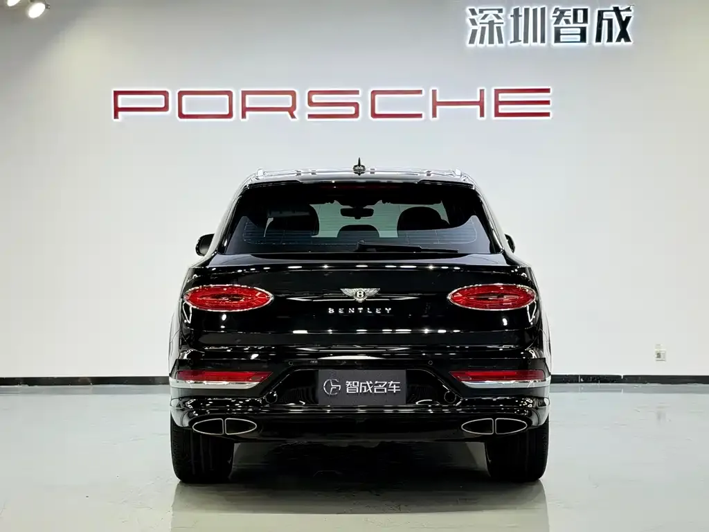 Bentley Bentayga 2023 из CN, фото 2