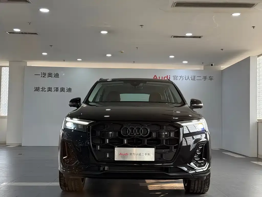 Audi Q7 2024 из CN, фото 9