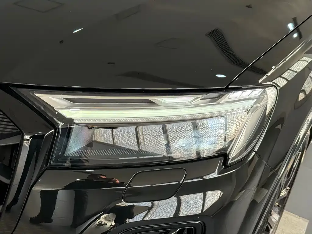 Audi Q7 2024 из CN, фото 5
