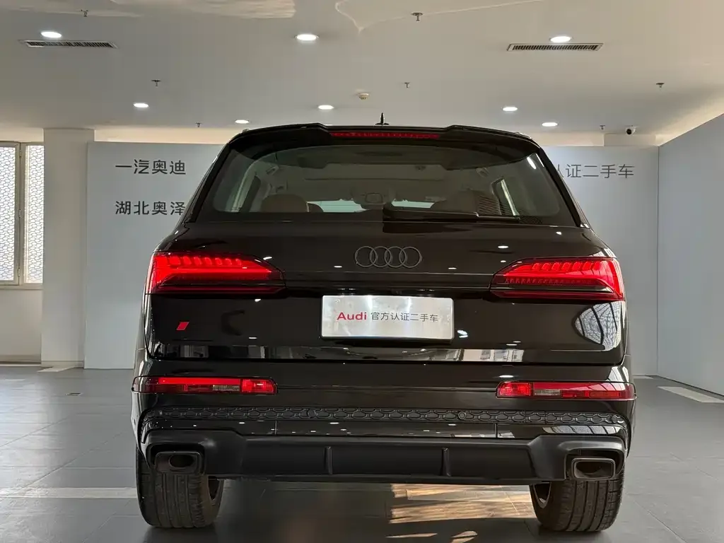 Audi Q7 2024 из CN, фото 4