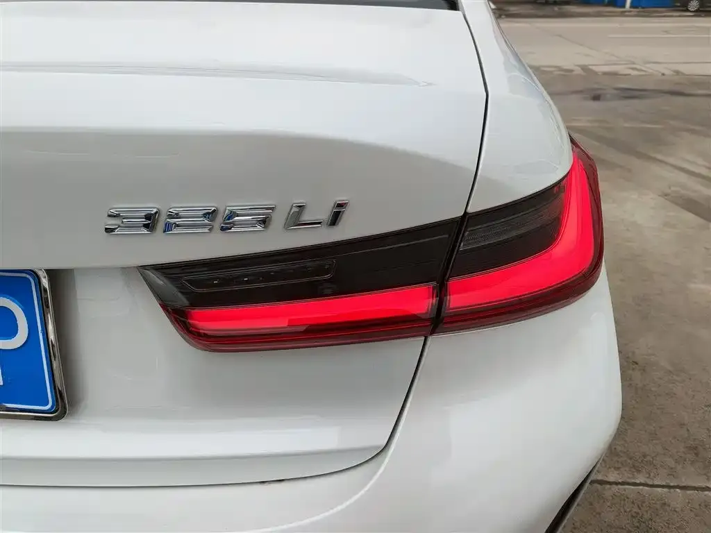BMW 3 Series 2024 из CN, фото 3