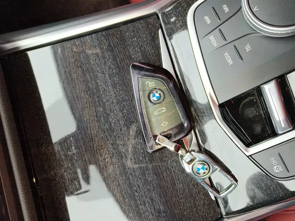 BMW 3 Series 2024 из CN, фото 2