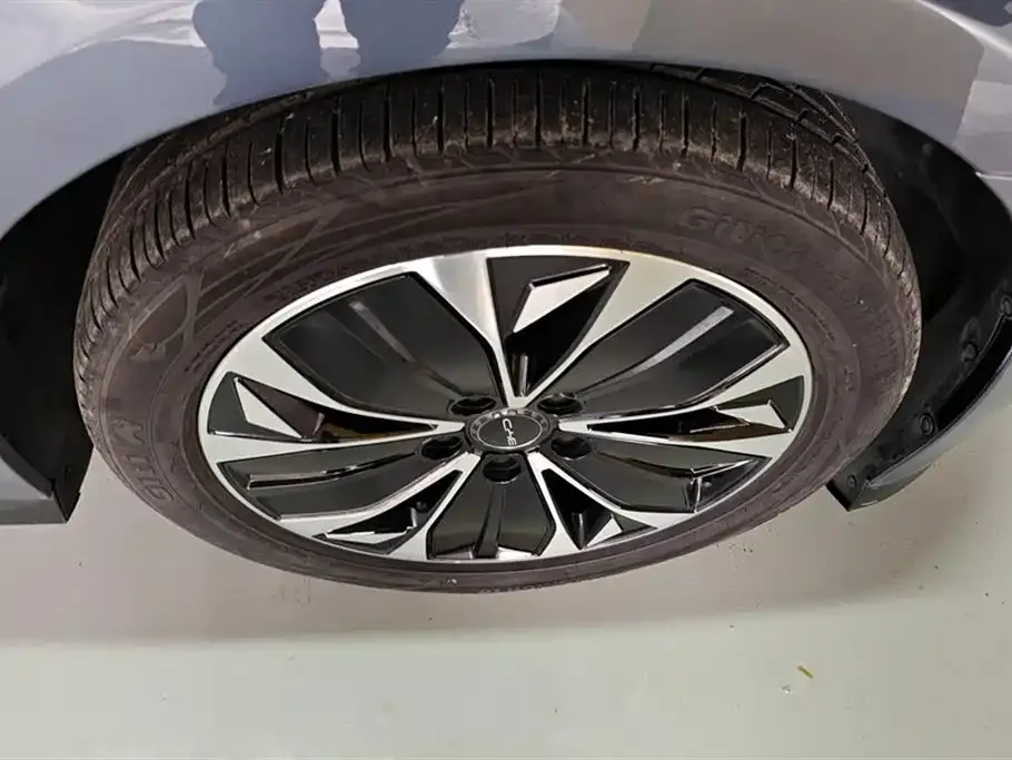 BYD Seal — фото 4