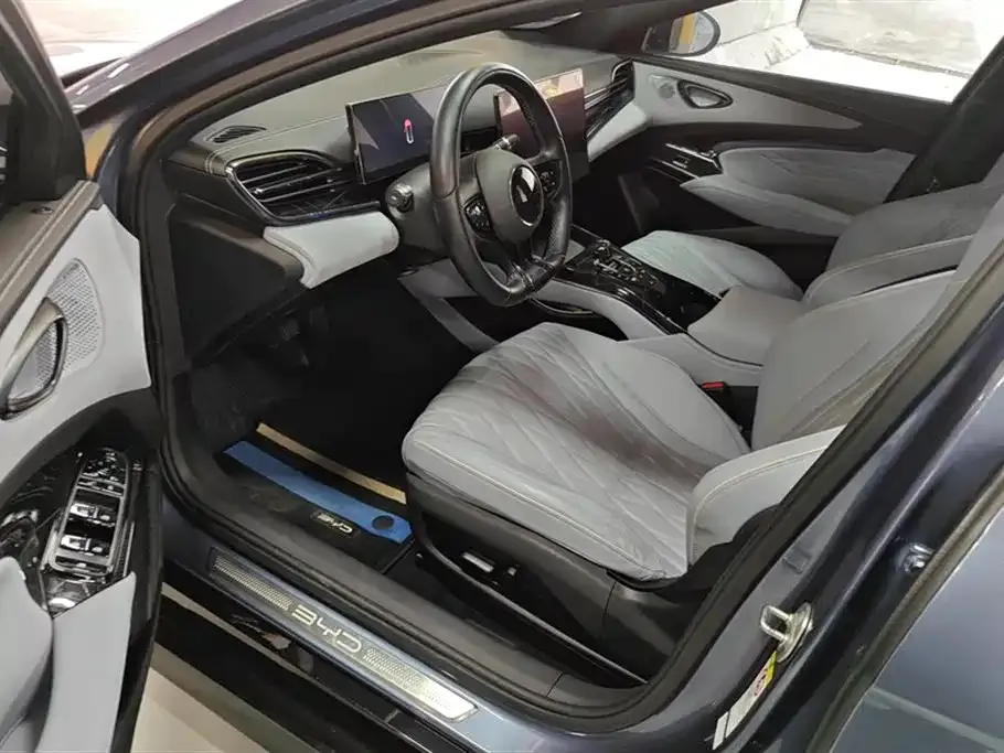BYD Seal — фото 10