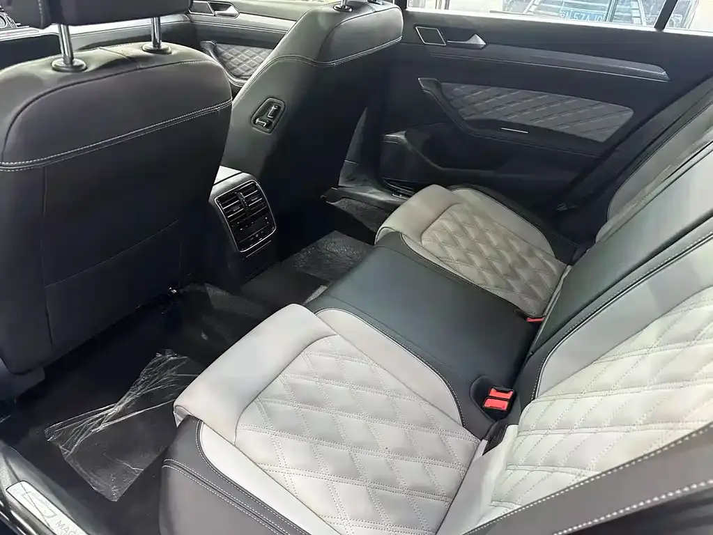 Volkswagen Magotan 2023 из CN, фото 3