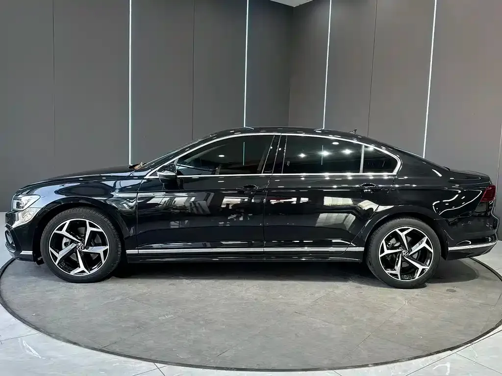 Volkswagen Magotan 2023 из CN, фото 6