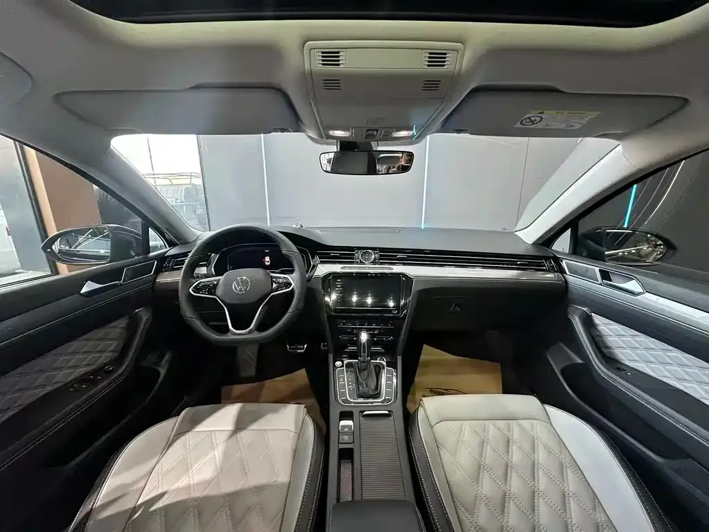 Volkswagen Magotan 2023 из CN, фото 4