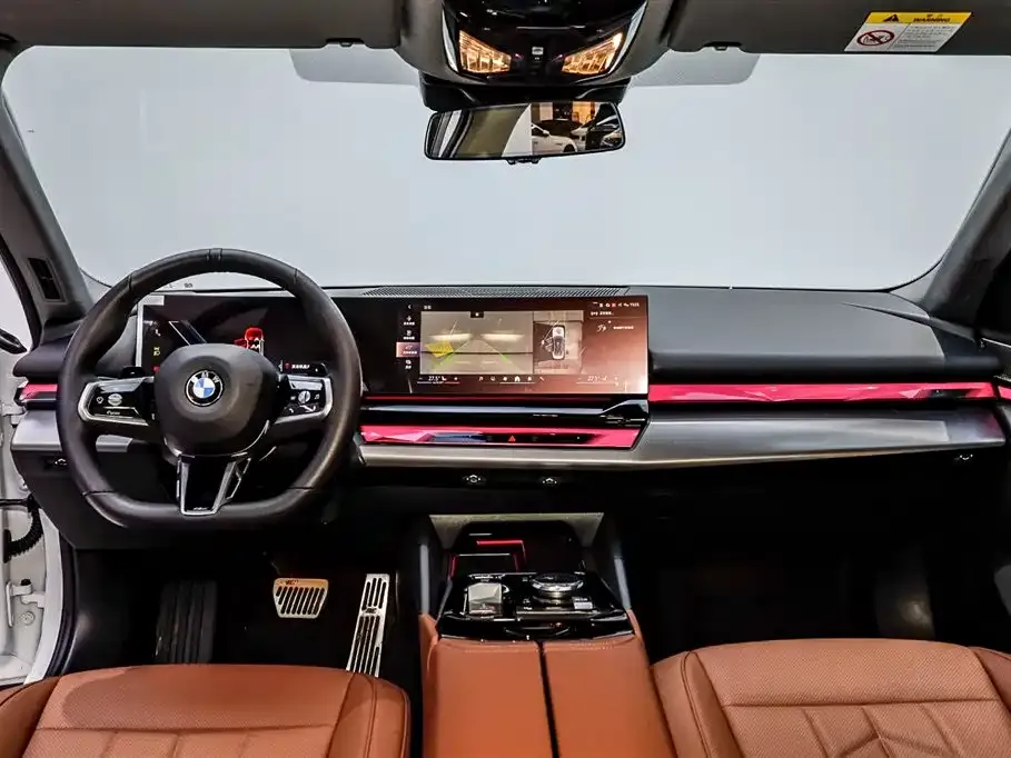 BMW 5 Series 2024 из CN, фото 9