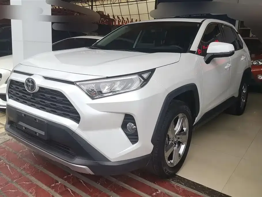 Toyota RAV4 2021 из CN, фото 1