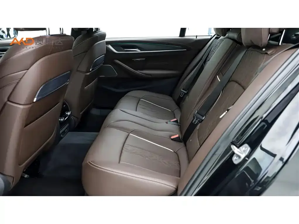 BMW 5 Series — фото 10