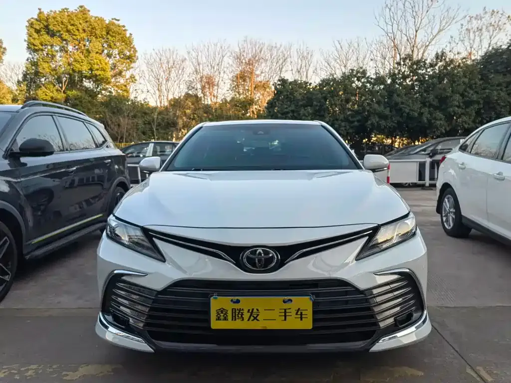 Toyota Camry — фото 10