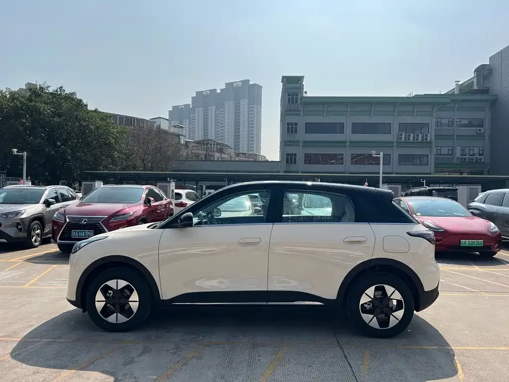 Geely Starburst — фото 7
