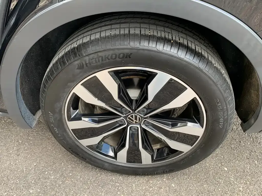 Volkswagen Tiguan L 2023 из CN, фото 2