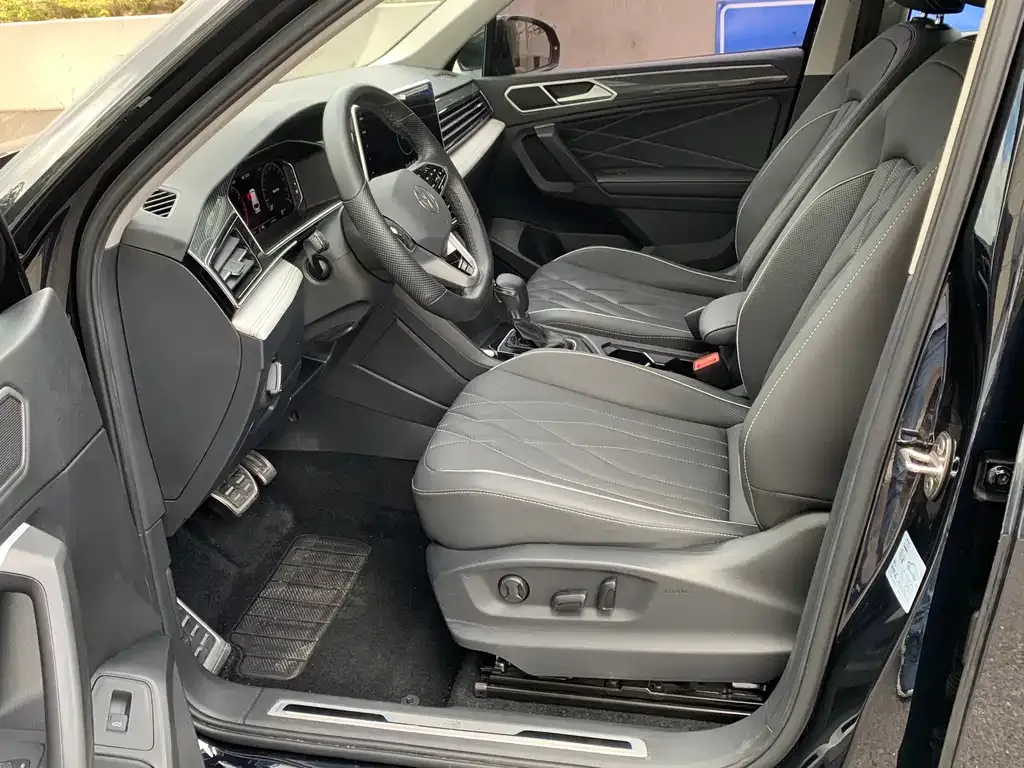 Volkswagen Tiguan L 2023 из CN, фото 4