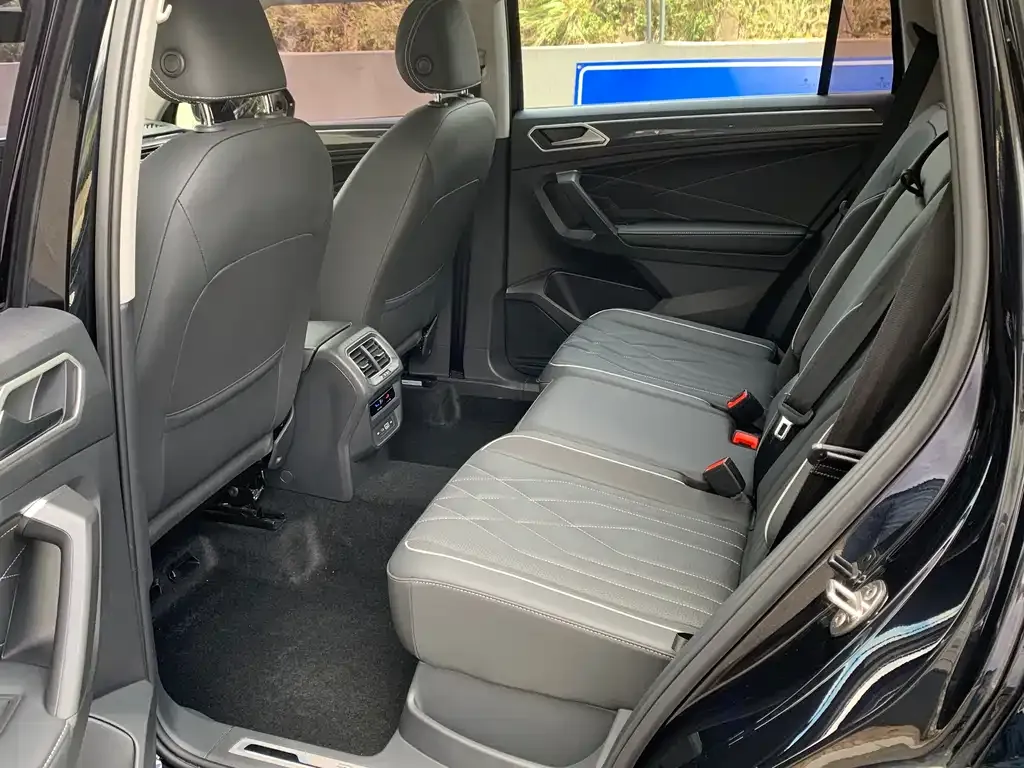 Volkswagen Tiguan L 2023 из CN, фото 3