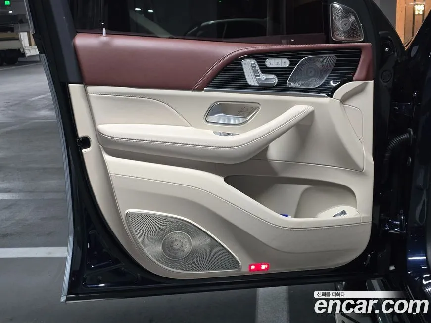 Mercedes-Benz GLS-Class — фото 10