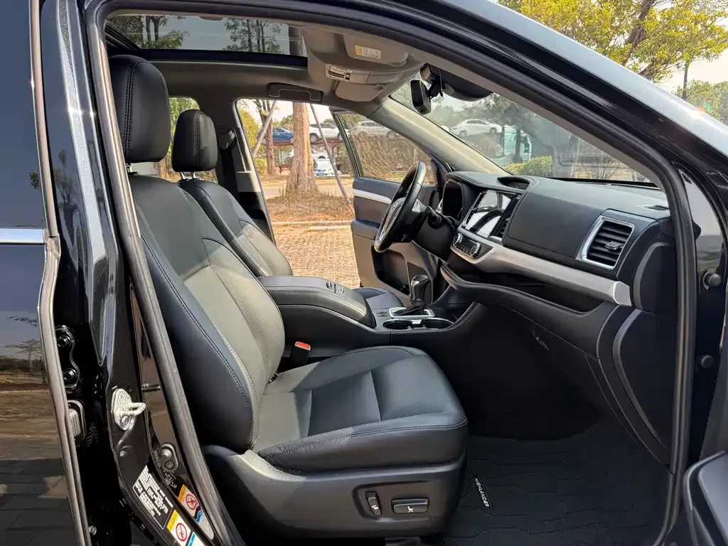 Toyota Highlander 2021 из CN, фото 3