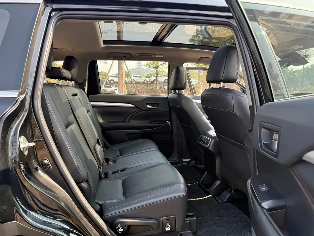 Toyota Highlander 2021 из CN, фото 5