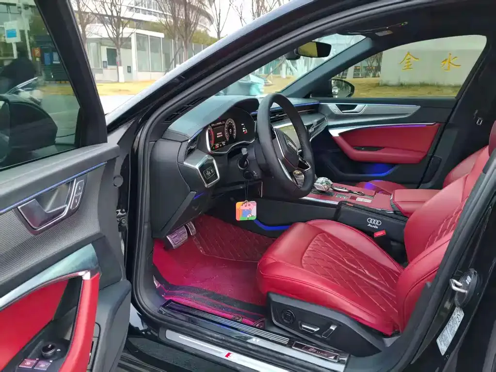 Audi A6L 2023 из CN, фото 8