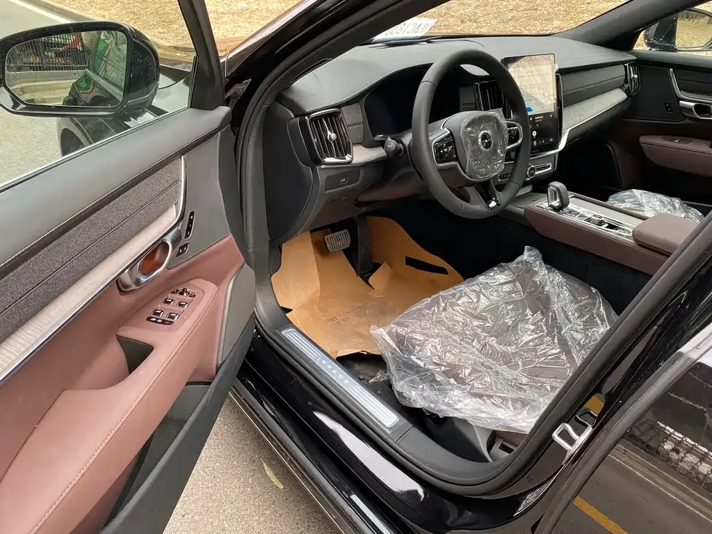 Volvo S90 2026 из CN, фото 3
