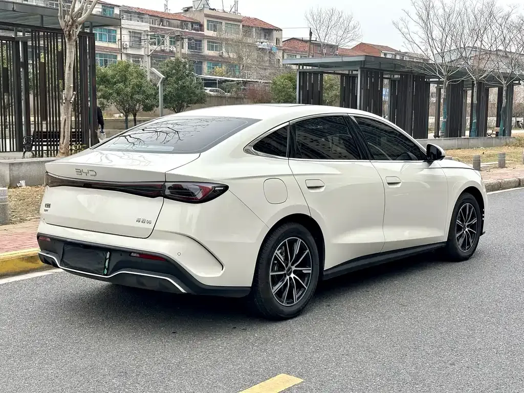 BYD Seal 06 — фото 10