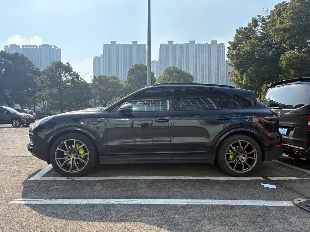 Porsche Cayenne Hybrid 2022 из CN, фото 5