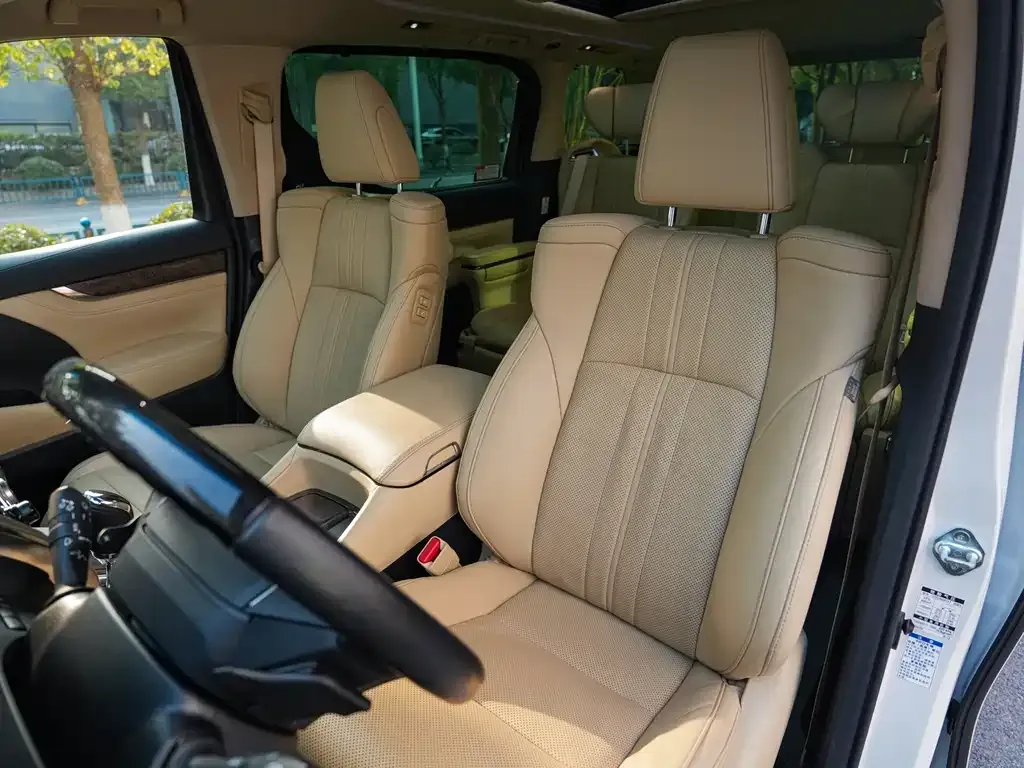 Toyota Vellfire 2022 из CN, фото 2